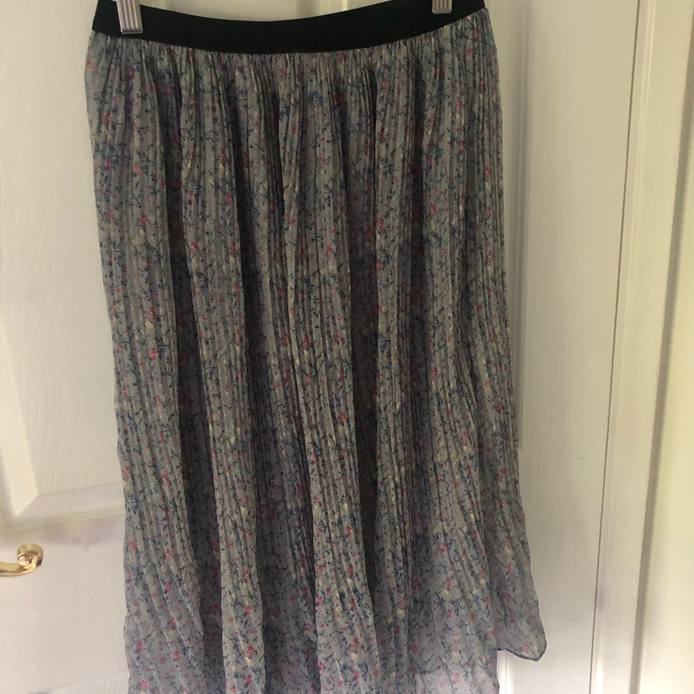 Oak + Fort - Pleated floral skirt